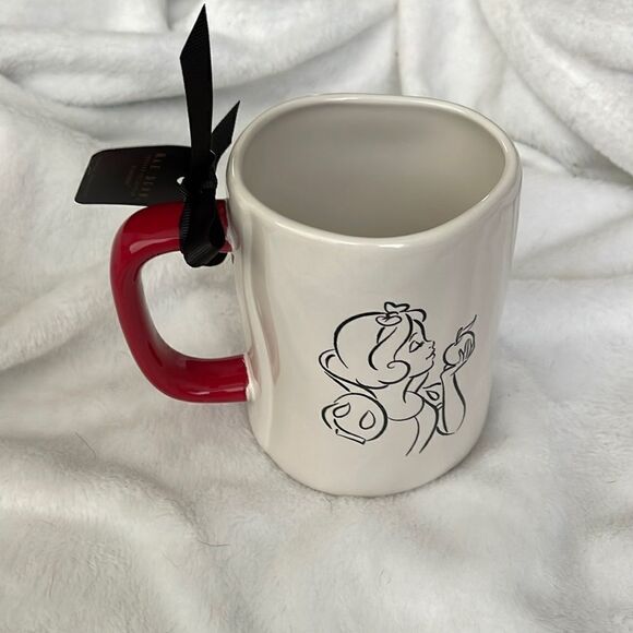 Snow White Princess Rae Dunn mug. - Picture 1 of 3